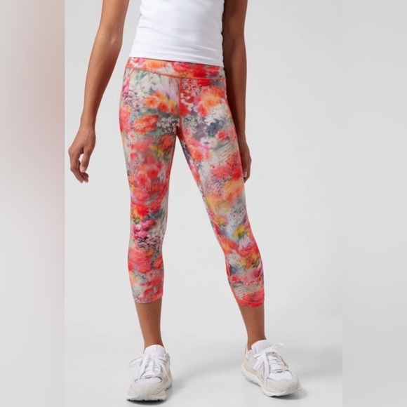 Athleta Elation Capri Printed Legging Renewed Bloom Spring Pink Size XS Highrise - Picture 4 of 5